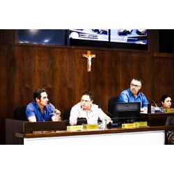 Os vereadores de Campo Largo aprovaram pedido de instalação de Comissão Parlamentar de Inquérito- CPI em destaque.